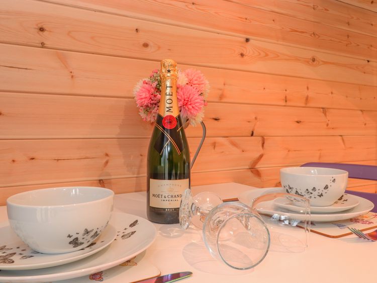 Lovies Place - Crossgate Luxury Glamping, listing photograph 9