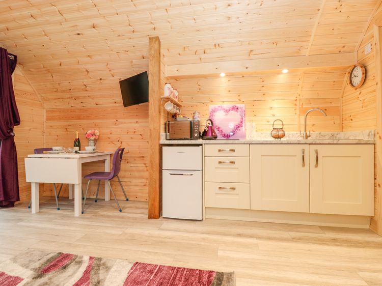 Lovies Place - Crossgate Luxury Glamping, listing photograph 11