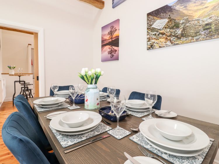 Ada’s Hideaway, listing photograph 9