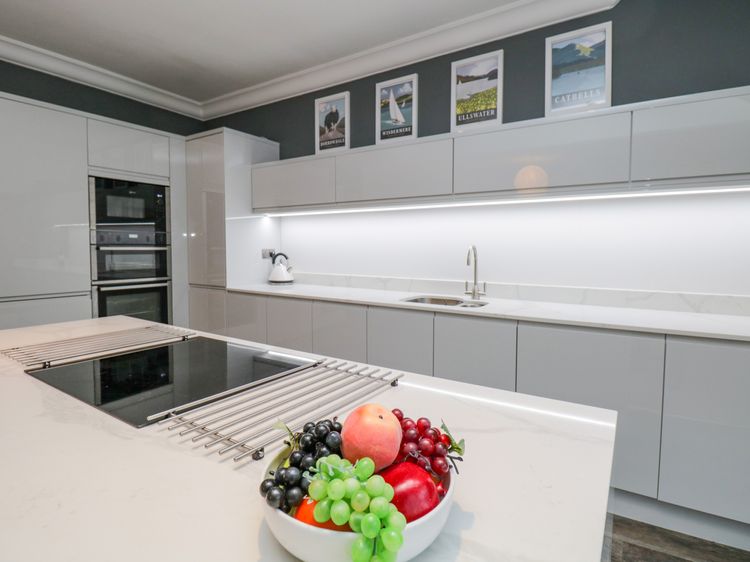 Lake House Loft, listing photograph 11