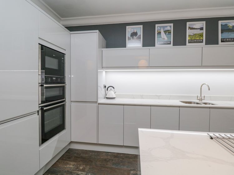 Lake House Loft, listing photograph 12