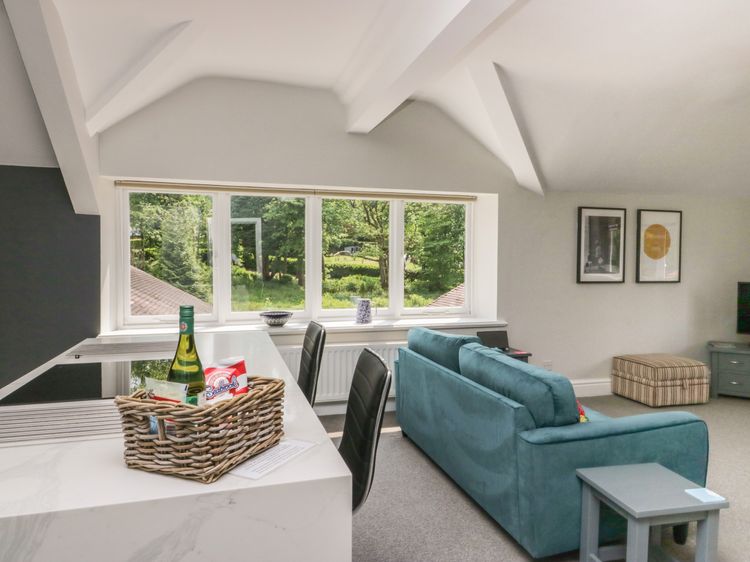 Lake House Loft, listing photograph 9