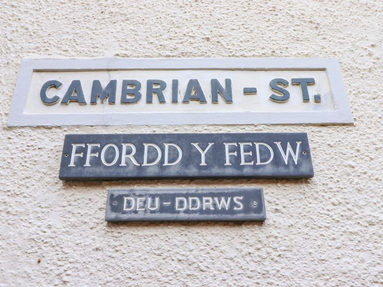 Deu-Ddrws, listing photograph 3