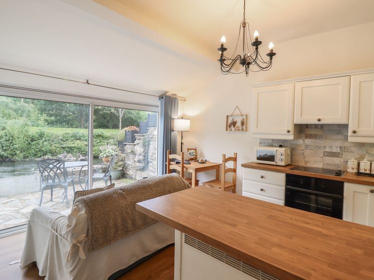 Riverside Cottage, listing photograph 12