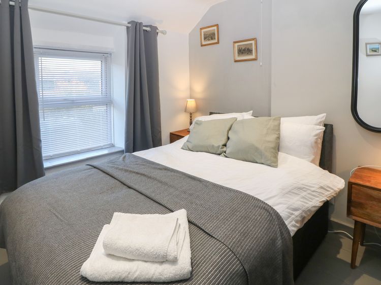 1 Dinas cottages, listing photograph 8