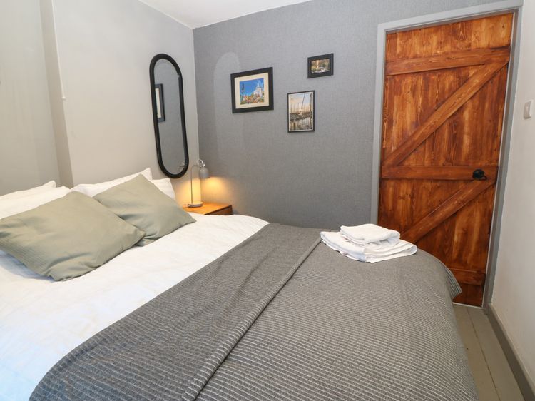 1 Dinas cottages, listing photograph 9