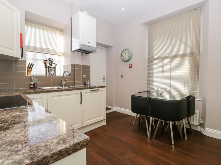 Carlton House Apartment 1, listing photograph 10