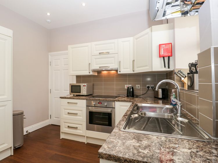 Carlton House Apartment 1, listing photograph 12