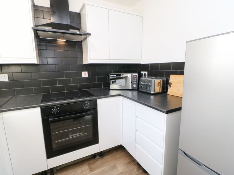 66 Dale Grove, listing photograph 9