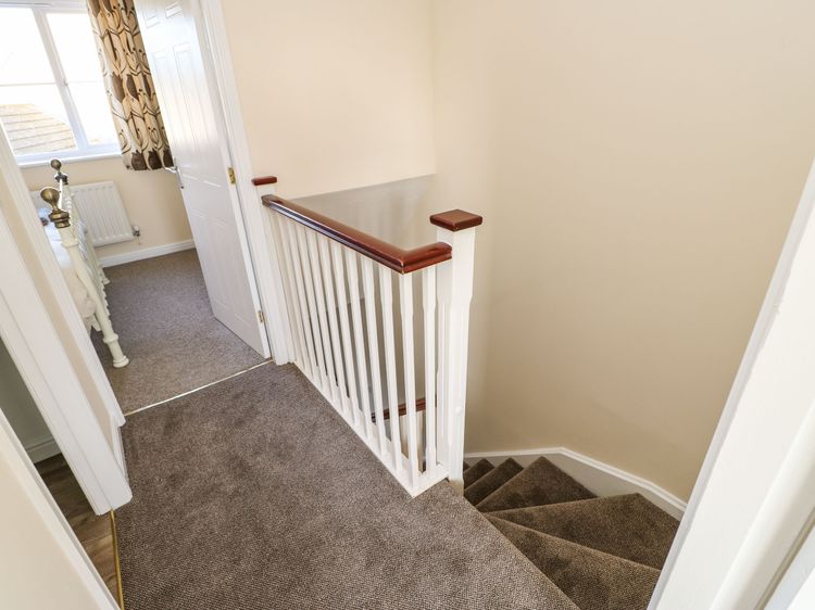 66 Dale Grove, listing photograph 12