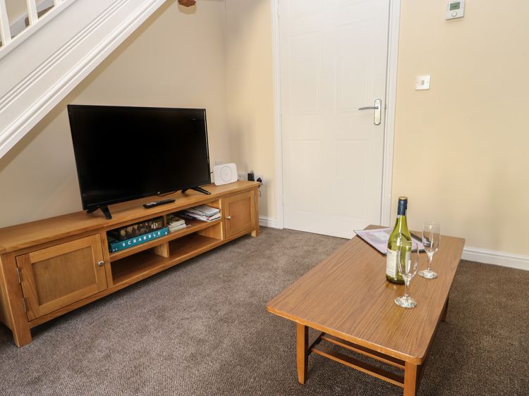 66 Dale Grove, listing photograph 4