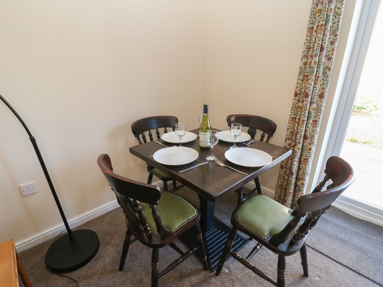 66 Dale Grove, listing photograph 6