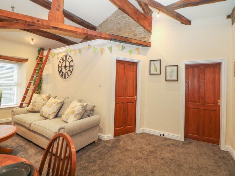 Howard's Hideaway, listing photograph 7