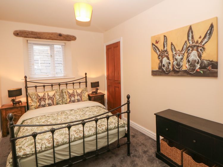 Howard's Hideaway, listing photograph 11