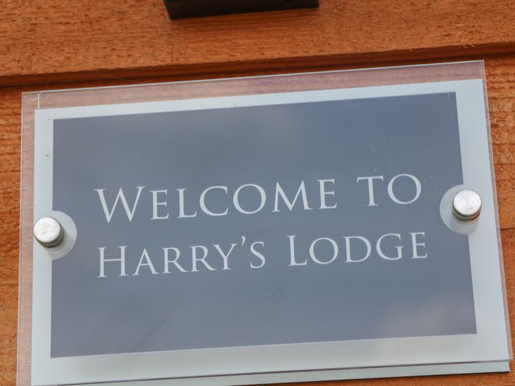 Harry's Lodge, listing photograph 3