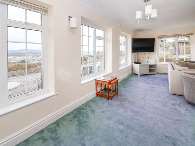 Orme Villa, listing photograph 7