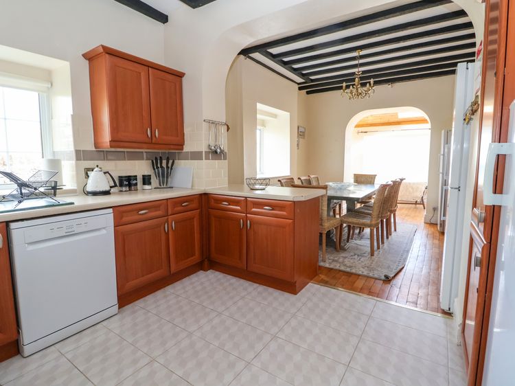 Orme Villa, listing photograph 12