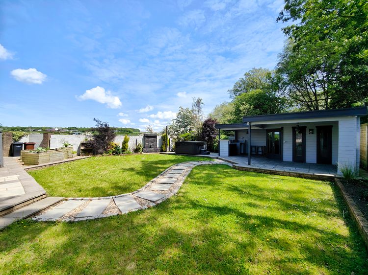 Sanderson House, listing photograph 3