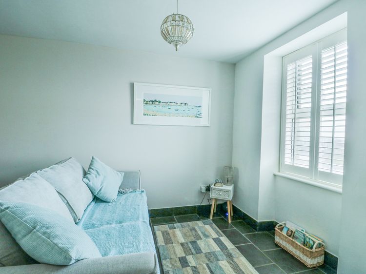 Bryn Tirion, listing photograph 9