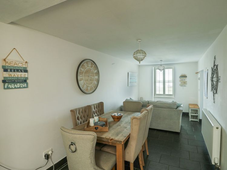 Bryn Tirion, listing photograph 11