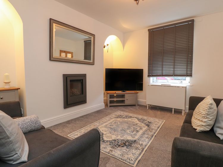 10 Haw Grove, listing photograph 3