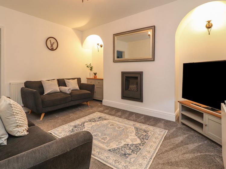 10 Haw Grove, listing photograph 4