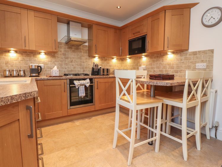10 Haw Grove, listing photograph 5