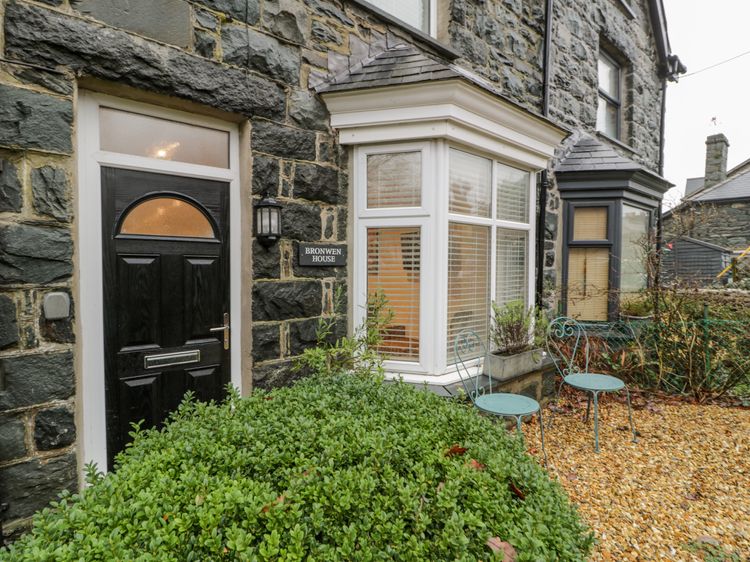 Bronwen House, listing photograph 2