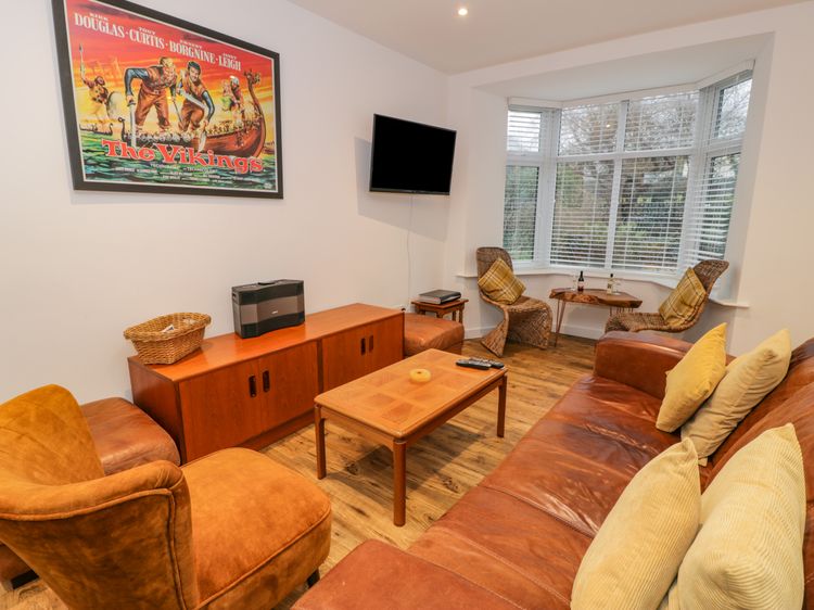 Bronwen House, listing photograph 4