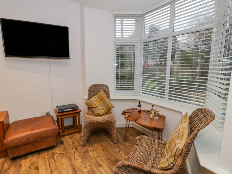 Bronwen House, listing photograph 5