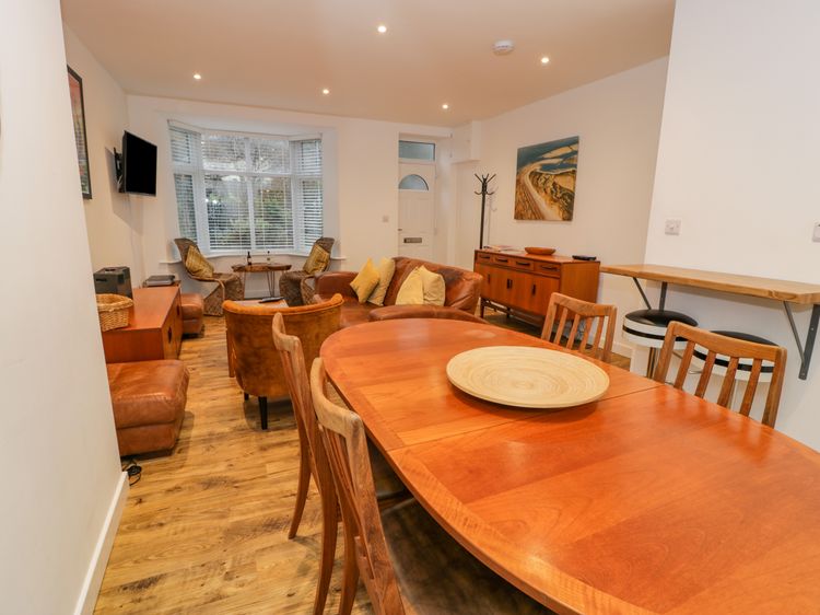 Bronwen House, listing photograph 6