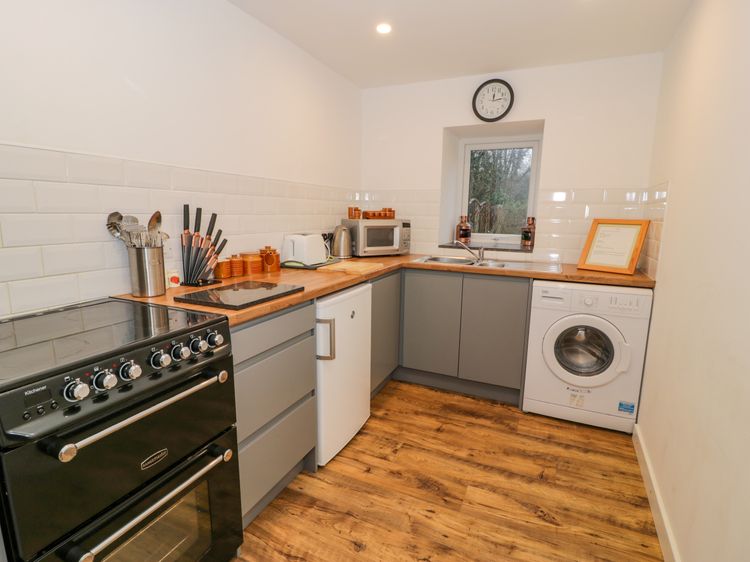 Bronwen House, listing photograph 7