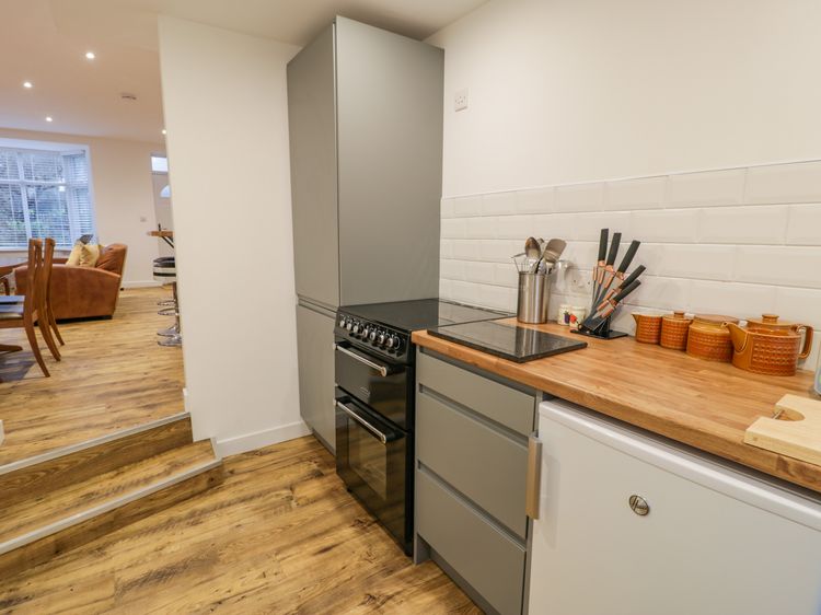 Bronwen House, listing photograph 8