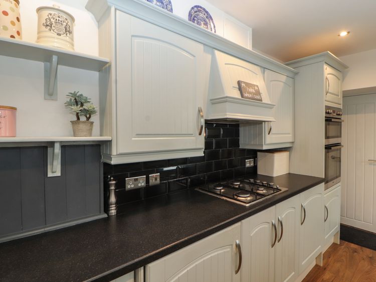 Snowflake Cottage, listing photograph 8