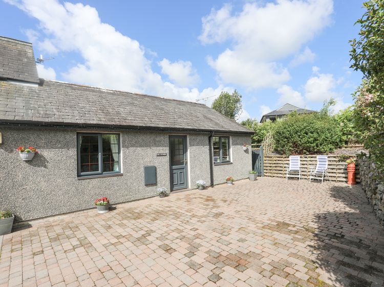 Cae Ffynnon, listing photograph 2