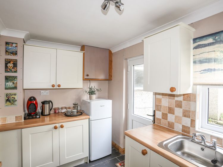 Ty Eiddew (Ivy House), listing photograph 10