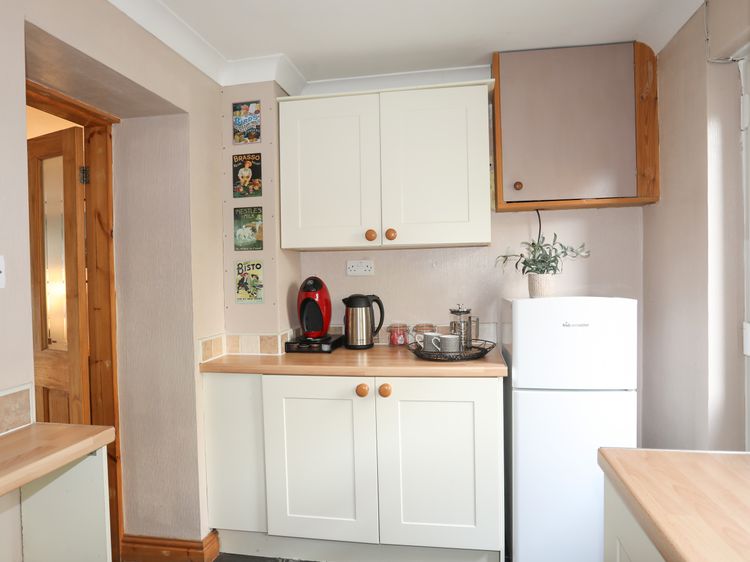 Ty Eiddew (Ivy House), listing photograph 12