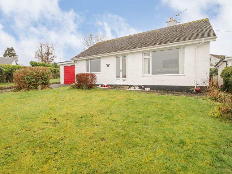 5 Breeze Hill, listing photograph 2