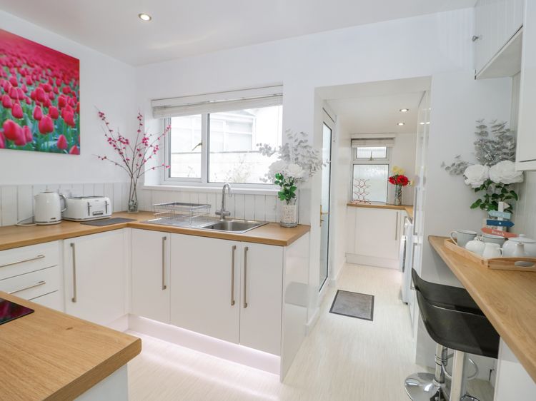 5 Breeze Hill, listing photograph 8