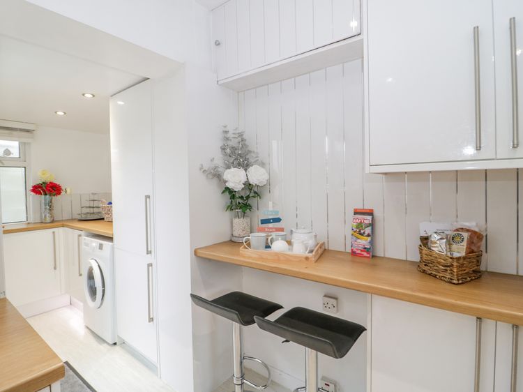 5 Breeze Hill, listing photograph 10