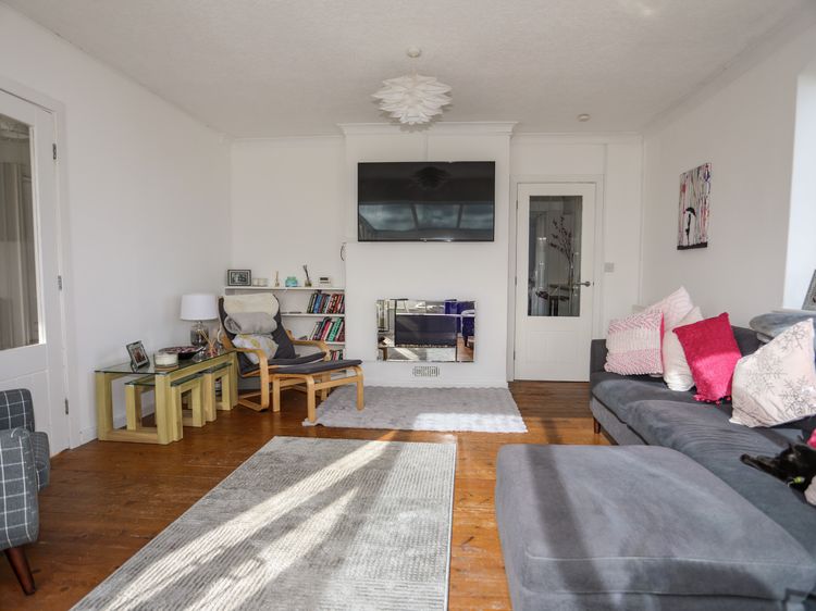 5 Breeze Hill, listing photograph 4