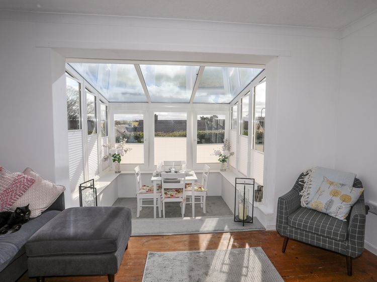 5 Breeze Hill, listing photograph 5