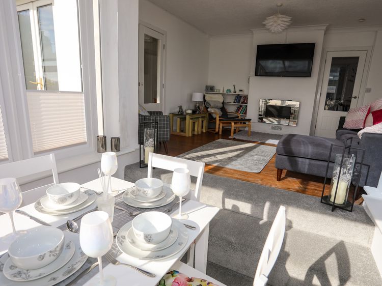 5 Breeze Hill, listing photograph 6