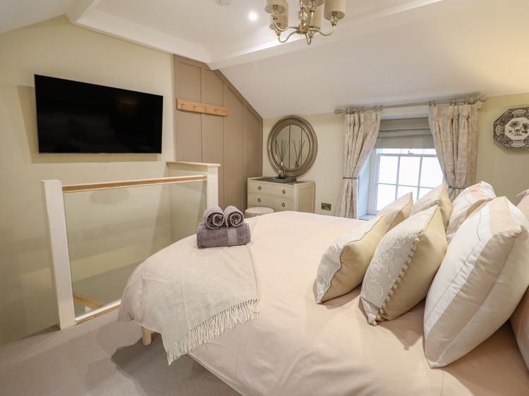 14 Crown Lane, listing photograph 10