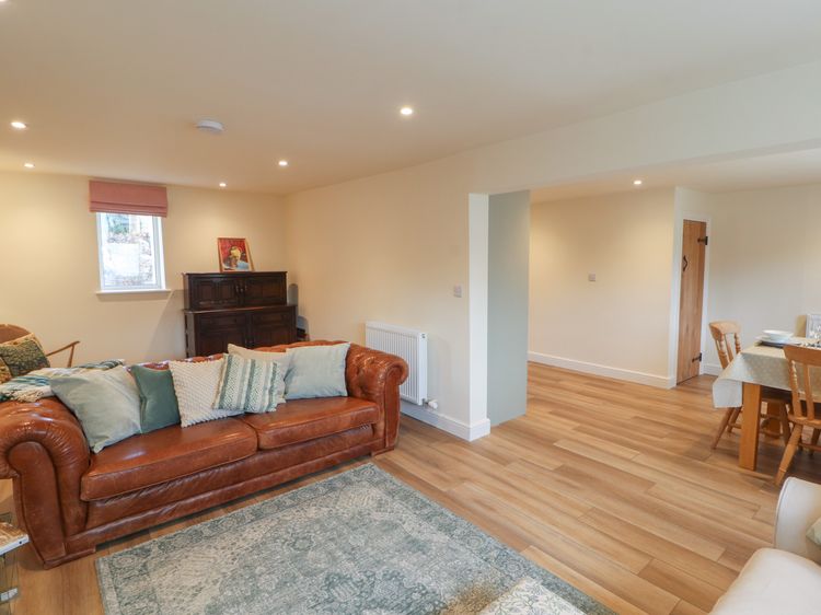 Cobble Cottage, listing photograph 4