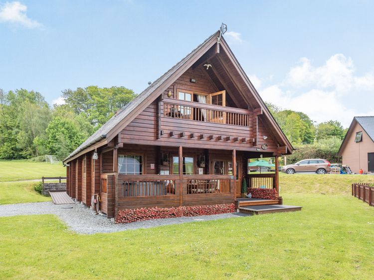 Robin Lodge, listing photograph 2
