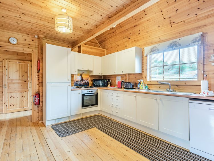 Robin Lodge, listing photograph 9