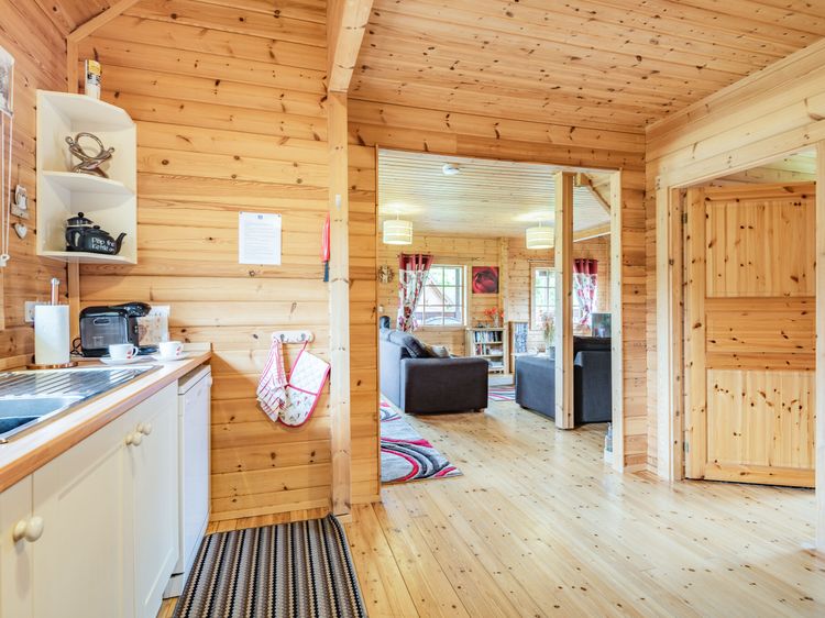 Robin Lodge, listing photograph 11