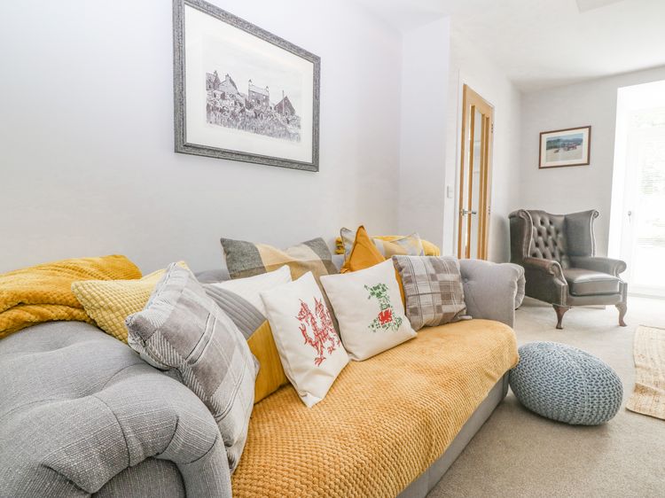Bryn Tirion, listing photograph 4