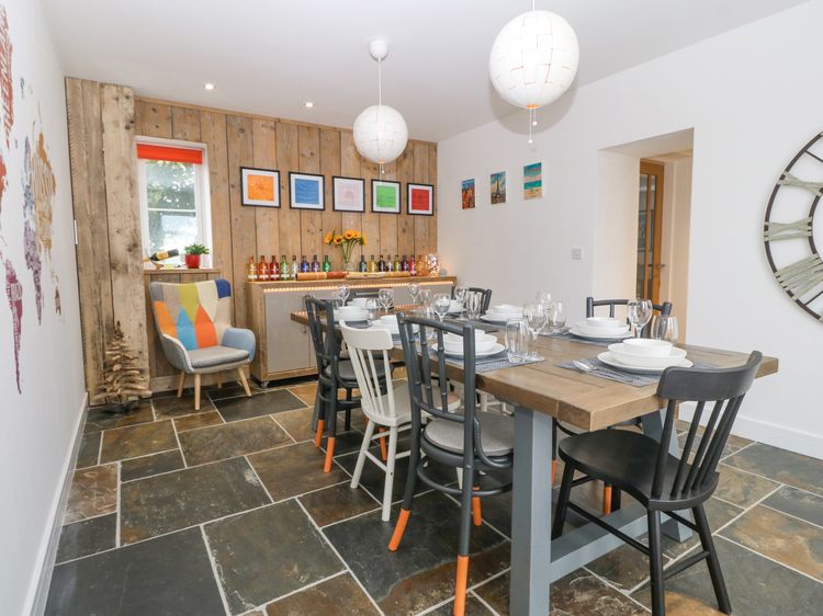 Bryn Tirion, listing photograph 8